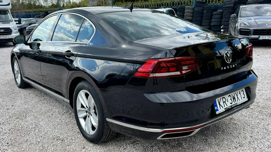 VOLKSWAGEN Passat -