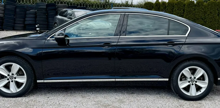 VOLKSWAGEN Passat -
