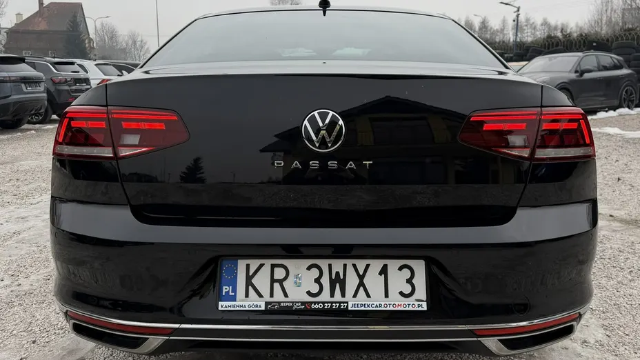 VOLKSWAGEN Passat -