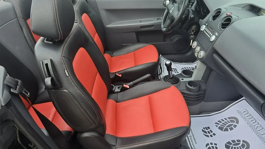 MITSUBISHI Colt -