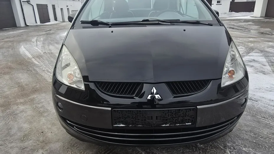 MITSUBISHI Colt -