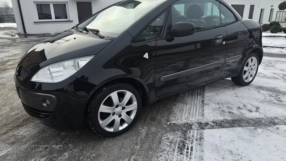 MITSUBISHI Colt -