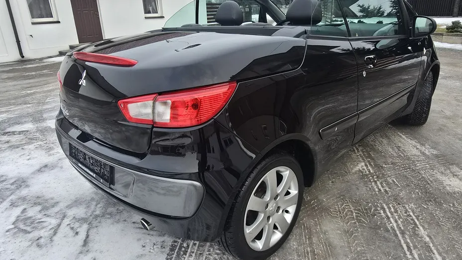 MITSUBISHI Colt -