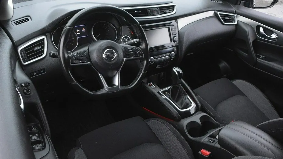 NISSAN Qashqai -