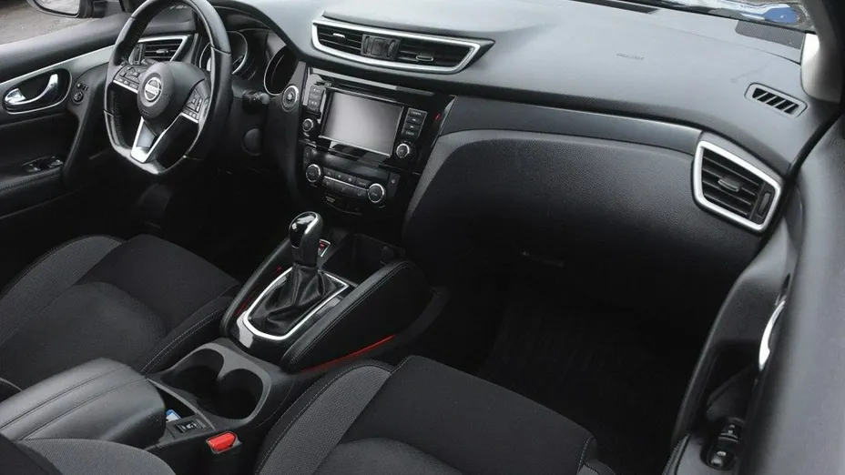 NISSAN Qashqai -