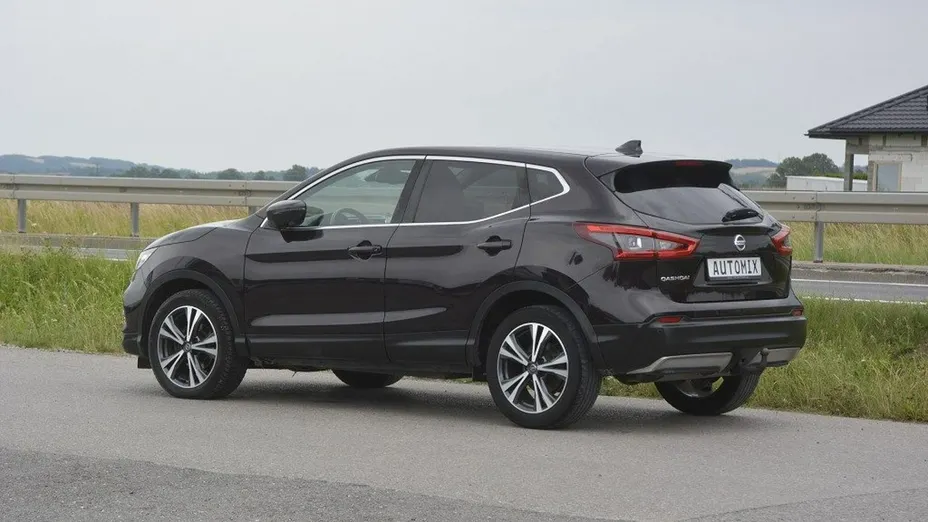 NISSAN Qashqai -