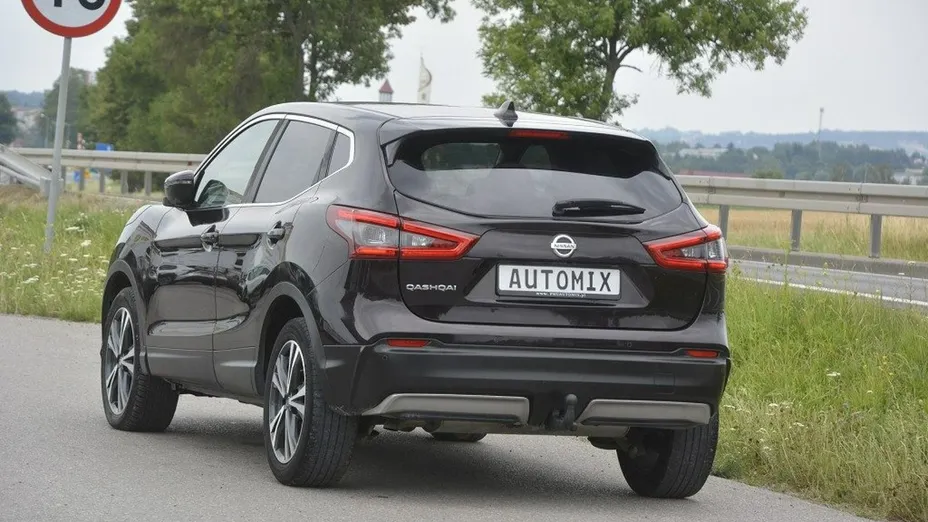 NISSAN Qashqai -