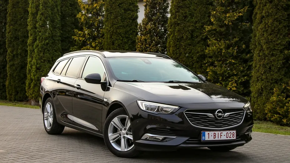OPEL Insignia -