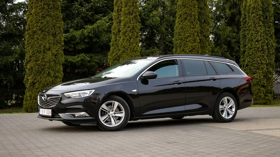 OPEL Insignia -