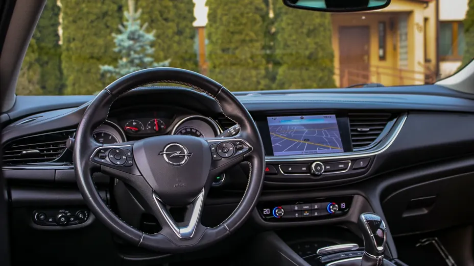 OPEL Insignia -