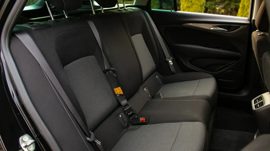 OPEL Insignia -
