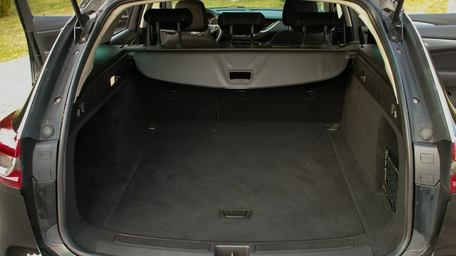 OPEL Insignia -