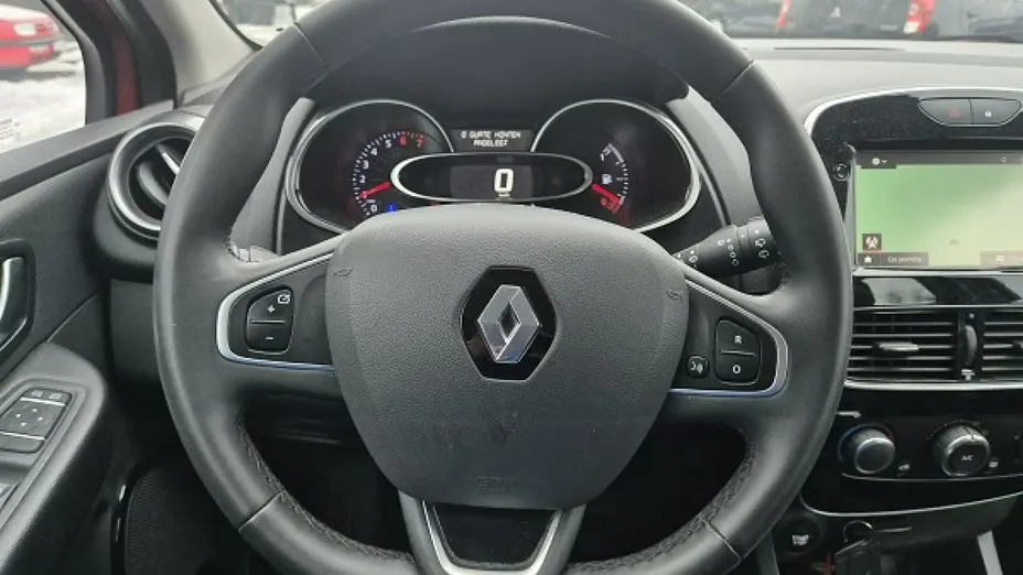 RENAULT Clio -