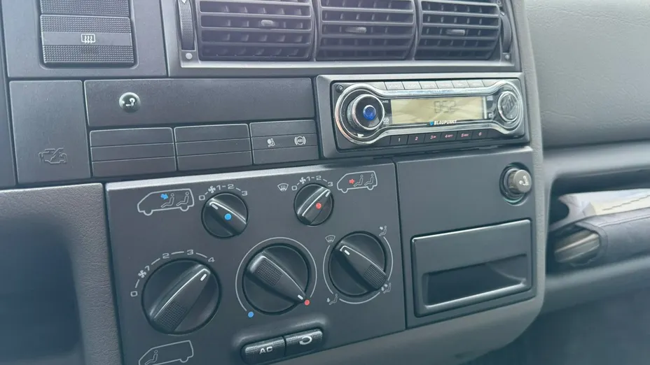 VOLKSWAGEN Caravelle -