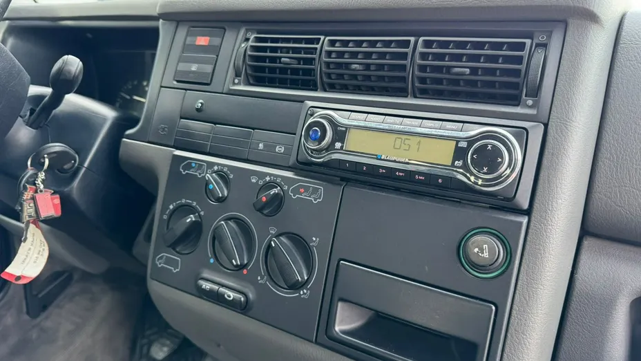 VOLKSWAGEN Caravelle -
