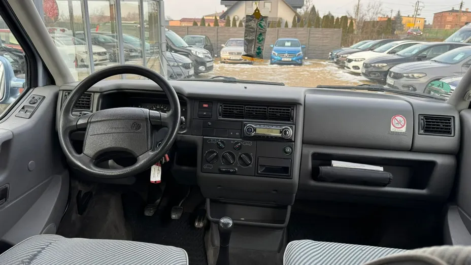 VOLKSWAGEN Caravelle -