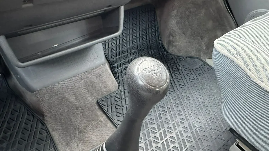 VOLKSWAGEN Caravelle -