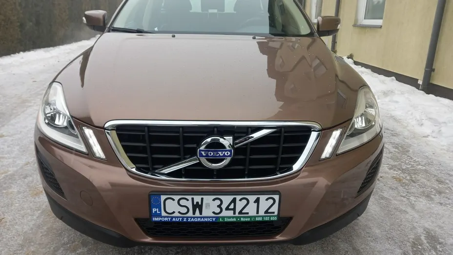 VOLVO XC60 -