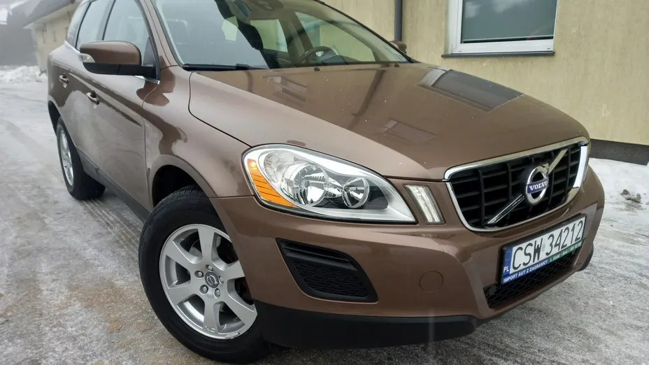 VOLVO XC60 -