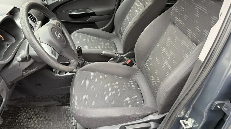 OPEL Corsa -