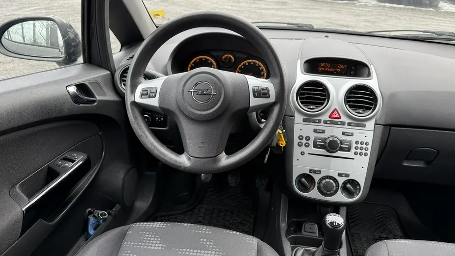 OPEL Corsa -