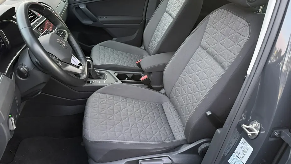 VOLKSWAGEN Tiguan -