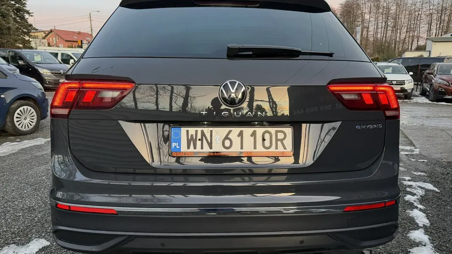 VOLKSWAGEN Tiguan -