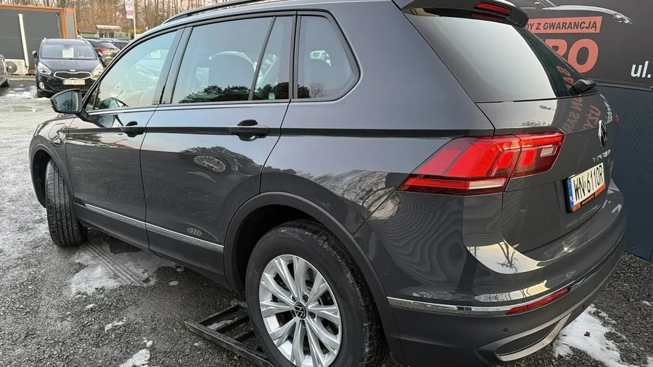 VOLKSWAGEN Tiguan -