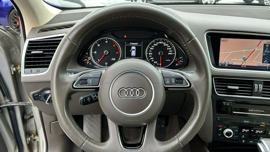 AUDI Q5 -