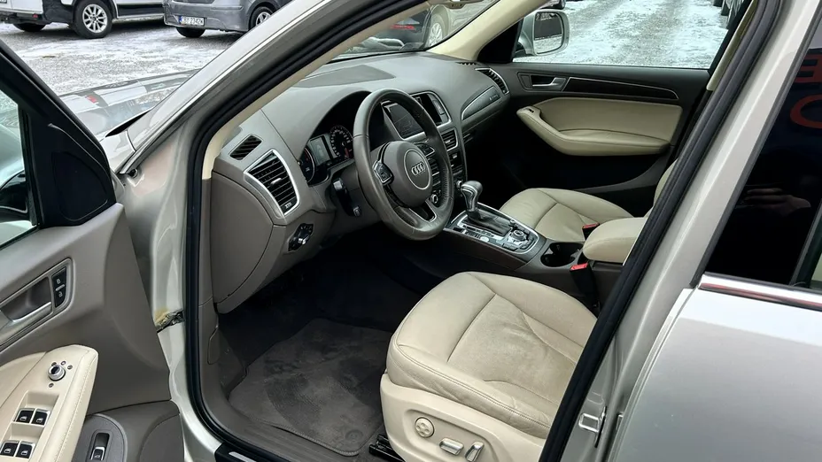 AUDI Q5 -