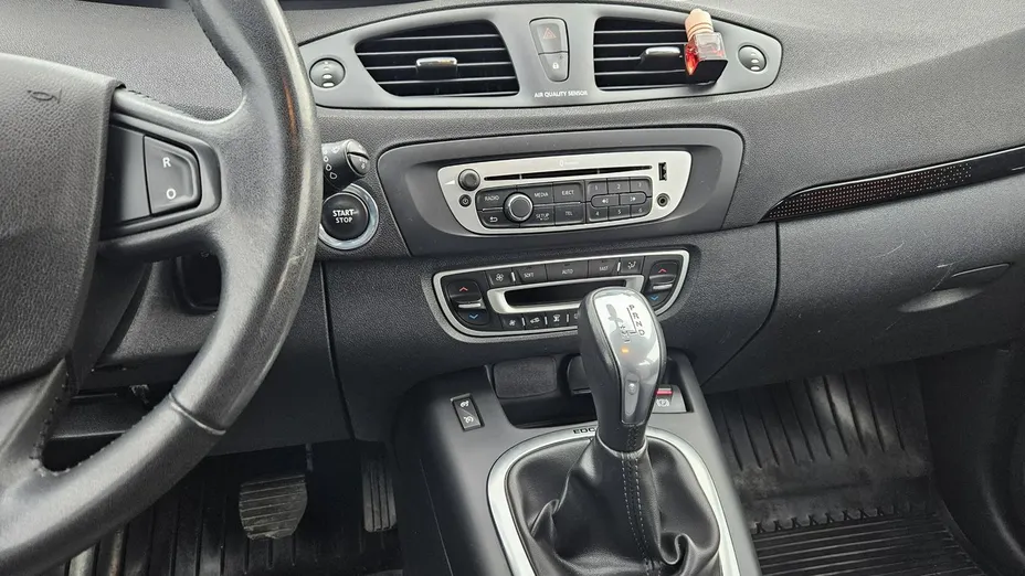 RENAULT Scenic -