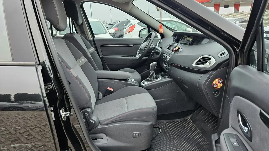 RENAULT Scenic -