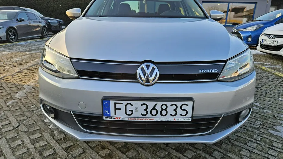 VOLKSWAGEN Jetta -