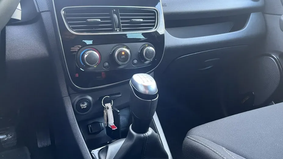 RENAULT Clio -