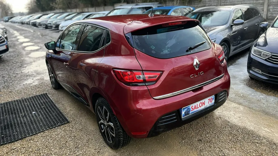 RENAULT Clio -