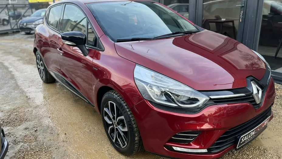 RENAULT Clio -