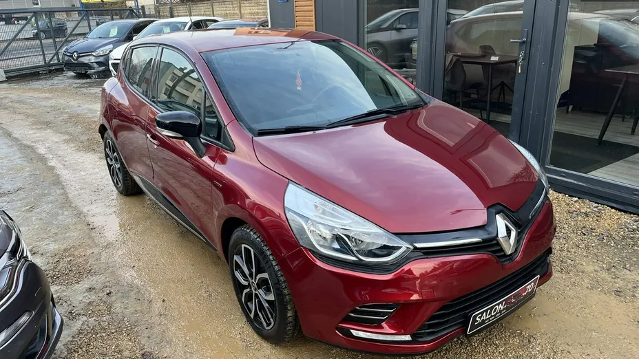 RENAULT Clio -
