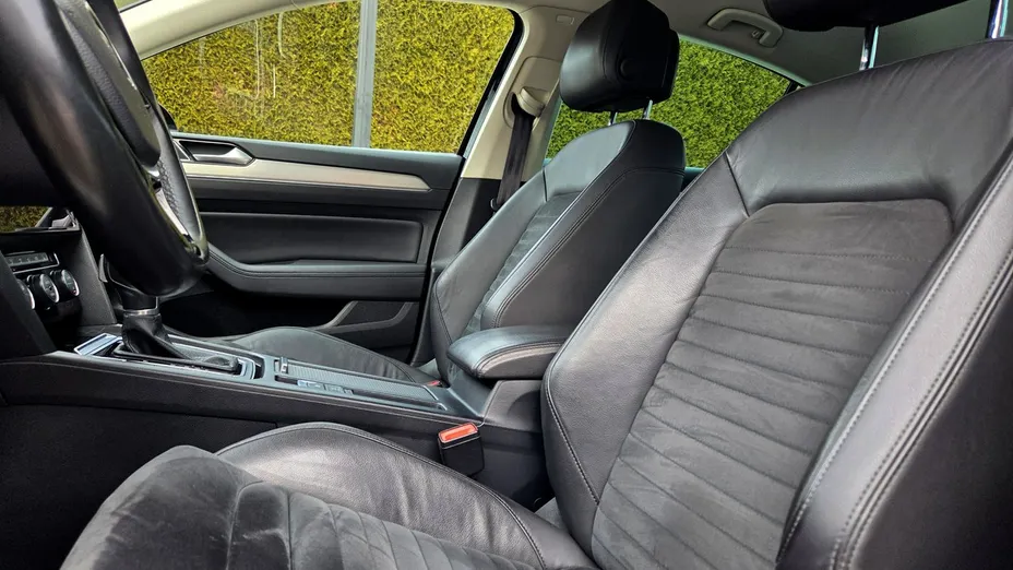 VOLKSWAGEN Passat -