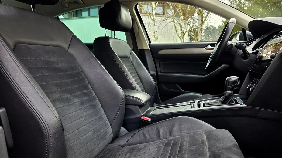 VOLKSWAGEN Passat -