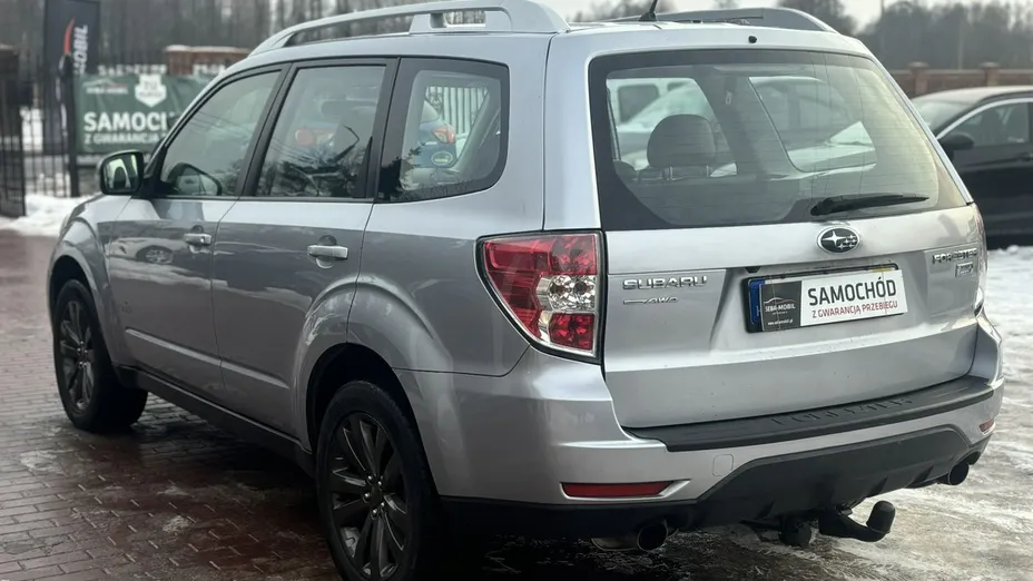 SUBARU Forester -