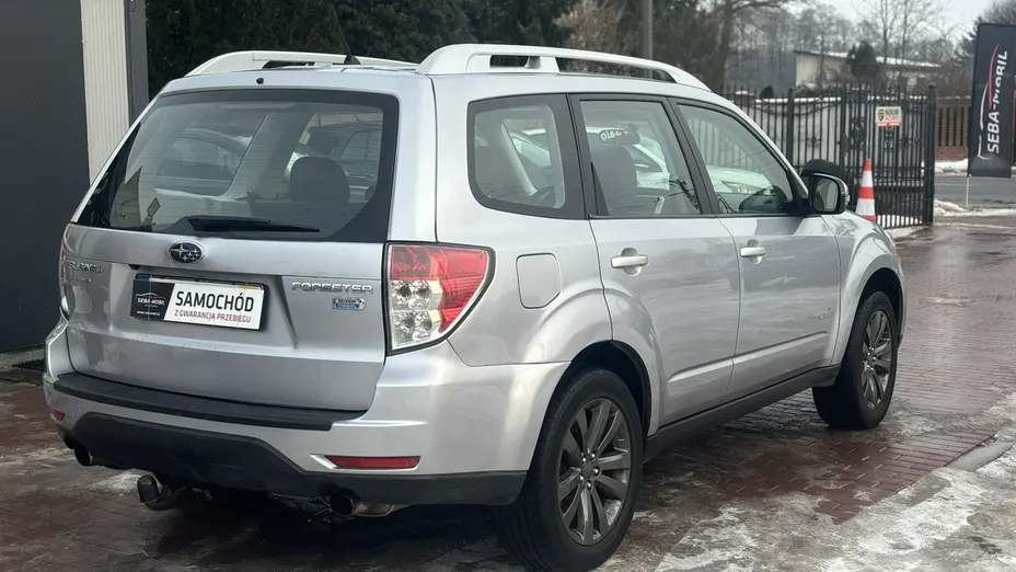 SUBARU Forester -