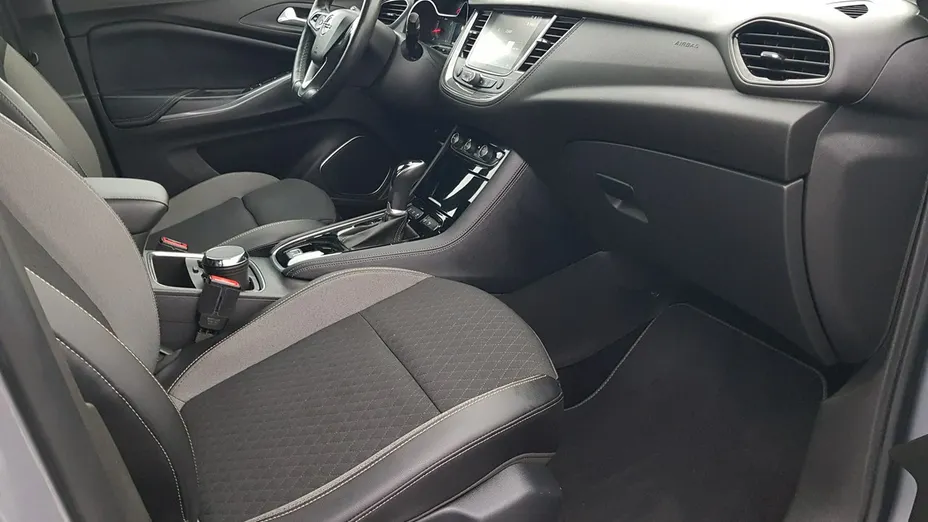 OPEL Grandland X -