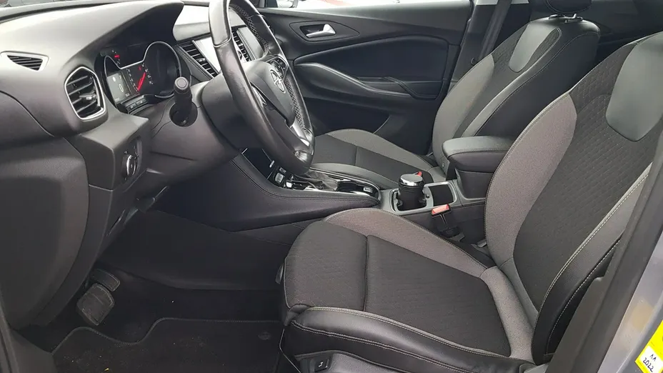 OPEL Grandland X -