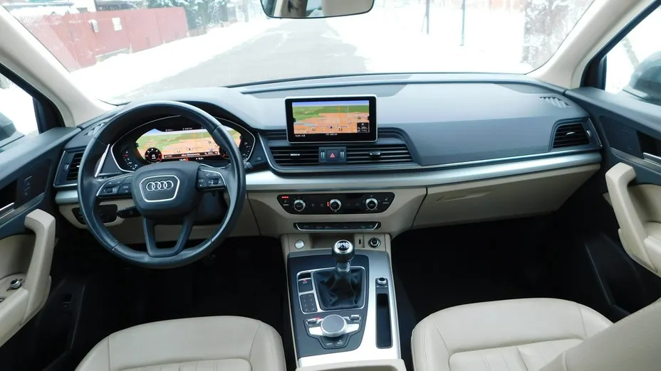 AUDI Q5 -