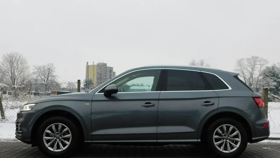 AUDI Q5 -