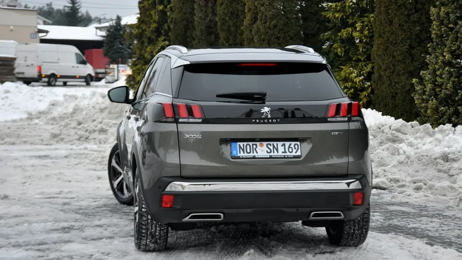 PEUGEOT 3008 -