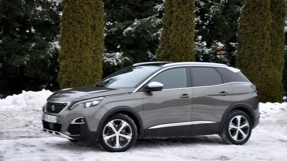 PEUGEOT 3008 -