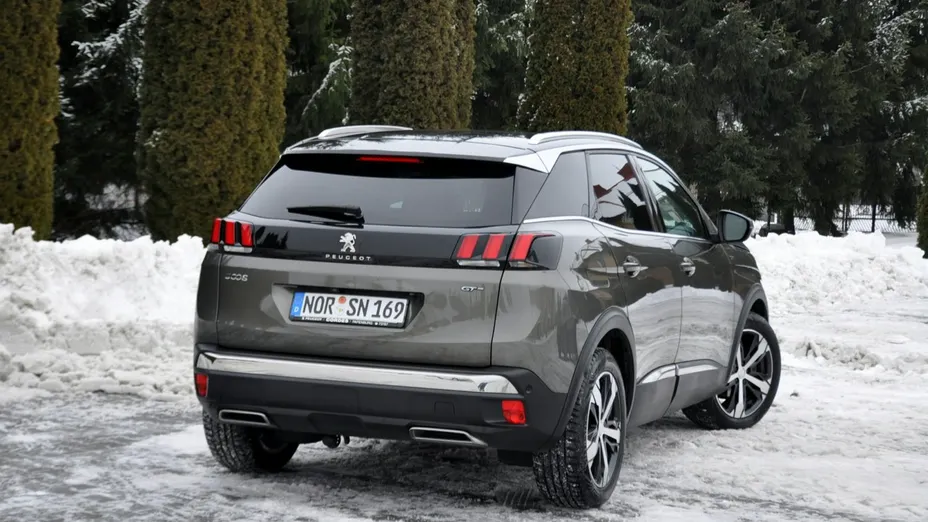 PEUGEOT 3008 -