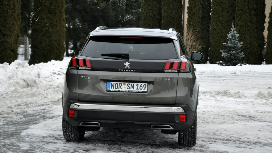 PEUGEOT 3008 -