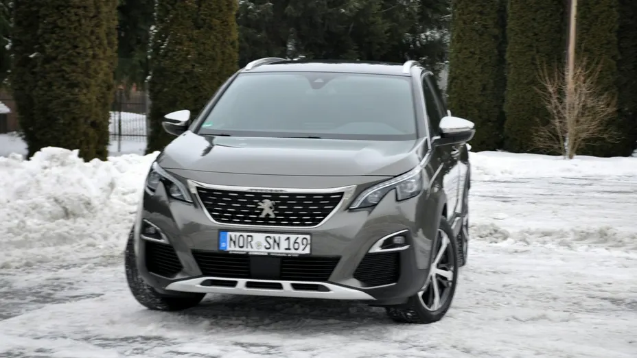PEUGEOT 3008 -